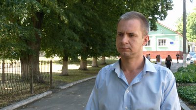 Руїни, охоронець та двоє собак: де, за версією Міноборони РФ, розташовані збройні склади та штаб ТРО у Чернігові Руїни, охоронець та двоє собак: де, за версією Міноборони РФ, розташовані збройні склади та штаб ТРО у Чернігові