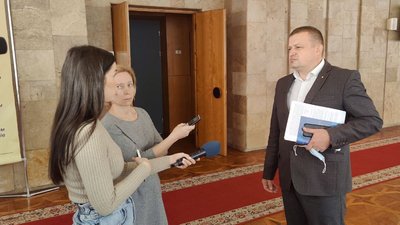 У Тернополі облили фарбою пам'ятник Степану Бандері