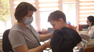 На Волині від поліомієліту мають вакцинувати 5 900 дітей до шести років На Волині від поліомієліту мають вакцинувати 5 900 дітей до шести років