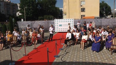 Учням художньої та музичних шкіл Житомира вручили іменні стипендії та відзнаки Учням художньої та музичних шкіл Житомира вручили іменні стипендії та відзнаки
