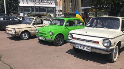У Києві влаштували виставку "запорожців" У Києві влаштували виставку "запорожців"