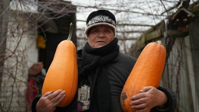 "Думала, згорю отут заживо". Як жителі Самотоївки на Сумщині оговтуються після пережитого авіаударів