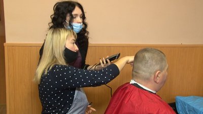 Соціальна перукарня: у Черкасах можна безкоштовно постригтися