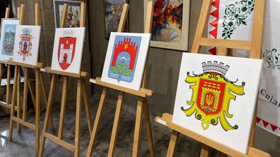 "Творець герба міста". У Чернівцях відкрили виставку робіт Ореста Криворучка "Творець герба міста". У Чернівцях відкрили виставку робіт Ореста Криворучка