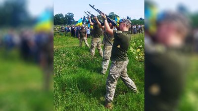 У Сосниці попрощалися із бійцем, який обороняв Донеччину У Сосниці попрощалися із бійцем, який обороняв Донеччину