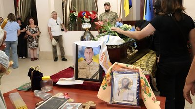 попрощались із загиблим старшим солдатом Сергієм Зарубіним