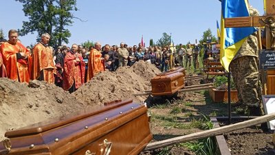 На Тернопільщині прощаються із загиблими військовослужбовцями На Тернопільщині прощаються із загиблими військовослужбовцями