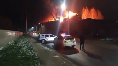 У середмісті Черкас горить будинок. Площа займання 400 квадратних метрів У середмісті Черкас горить будинок. Площа займання 400 квадратних метрів