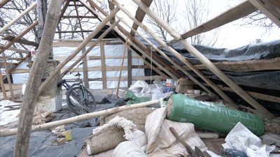 Як вціліла після ракетного удару сім'я зі Сміли оговтується після трагедії Як вціліла після ракетного удару сім'я зі Сміли оговтується після трагедії