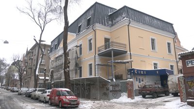 Власник історичної пам'ятки у Харкові надбудував ще один поверх: триває суд Власник історичної пам'ятки у Харкові надбудував ще один поверх: триває суд