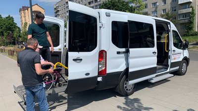 У Луцькій громаді люди з інвалідністю можуть скористатися спецавто У Луцькій громаді люди з інвалідністю можуть скористатися спецавто