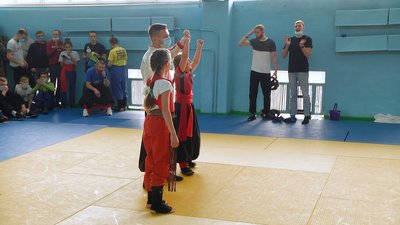 Поєдинок у рукопаш гопаку відбувається у двох раундах по дві хвилину. Фото: Суспільне Поділля