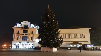 Вогні новорічної ялинки Ужгорода запалять 18 грудня
