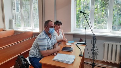 Підозрюваній у держзраді херсонці суд подовжив запобіжний захід на 2 місяці