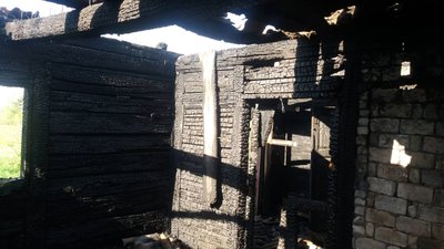 На Житомирщині на пожежі в приватній оселі вогнеборці виявили загиблого На Житомирщині на пожежі в приватній оселі вогнеборці виявили загиблого
