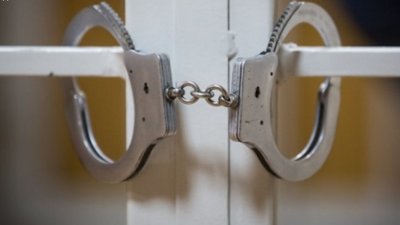 За зґвалтування падчерки жителя Хмельниччини ув'язнено