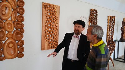 У Сумах відкрилась виставка дерев'яних скульптур Олександра Федоренка