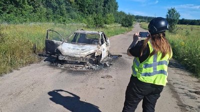FPV-дрон атакував авто у громаді на Харківщині