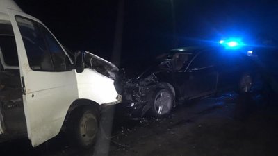 На Миколаївщині зіткнулися легковик та мікроавтобус. Травмовані п’ятеро людей На Миколаївщині зіткнулися легковик та мікроавтобус. Травмовані п’ятеро людей