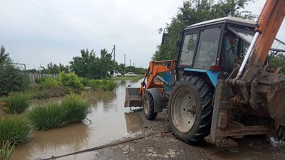 Через негоду на Херсонщині підтопило село