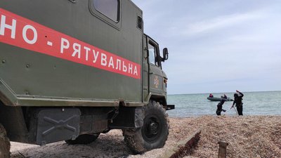 Рятувальники на Запоріжжі обстежують акваторію Азовського моря перед стартом сезону
