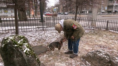 Колишній військовий пілот з Канади доглядає врятованих тварин у Харкові Колишній військовий пілот з Канади доглядає врятованих тварин у Харкові