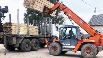 Контрабанда лісоматеріалів на мільйони гривень — у Житомирі двом чоловікам повідомили про підозру Контрабанда лісоматеріалів на мільйони гривень — у Житомирі двом чоловікам повідомили про підозру