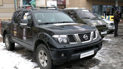 "Бандерівський єнот" на службі в ЗСУ: благодійники з Рівного передали автівки на фронт "Бандерівський єнот" на службі в ЗСУ: благодійники з Рівного передали автівки на фронт