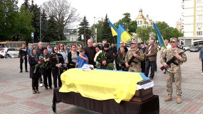 У Рівному попрощалися з головним сержантом Ігорем Рубцовим У Рівному попрощалися з головним сержантом Ігорем Рубцовим