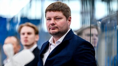 Головний тренер України з хокею Олександр Бобкін
