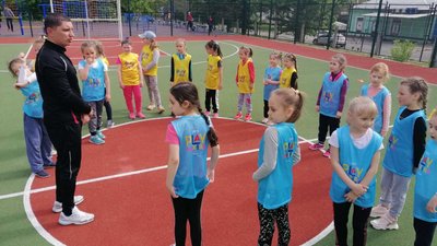Футбол для дівчат. У Миколаєві реалізовується новаторська програма від УЄФА та Діснея Футбол для дівчат. У Миколаєві реалізовується новаторська програма від УЄФА та Діснея