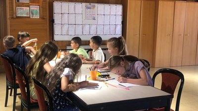 Літня школа-табір для дітей вимушених переселенців відкрилася в Ужгороді: як вона працює Літня школа-табір для дітей вимушених переселенців відкрилася в Ужгороді: як вона працює