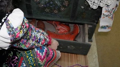 У музеї на Тернопільщині експонують стародавню скриню У музеї на Тернопільщині експонують стародавню скриню