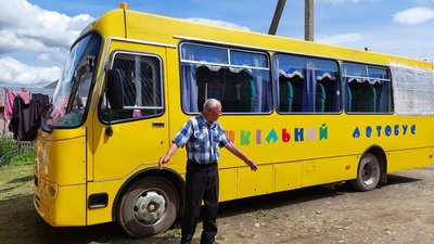 Шкільний автобус в Либохорі Шкільний автобус в Либохорі