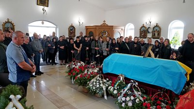 У Мукачеві попрощалися із загиблим захисником Юрієм Годьмашем У Мукачеві попрощалися із загиблим захисником Юрієм Годьмашем