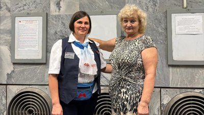 Вікторія та Наталія, яка травмувалася у метро Харкова
