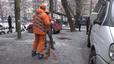 У Дніпрі демонтують незаконно встановлені замки для паркування У Дніпрі демонтують незаконно встановлені замки для паркування