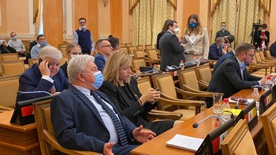 "Неподобства закінчилися". В Одесі відбулася перша сесія нової міськради