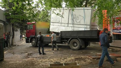 У Миколаєві демонтували дві торговельні точки