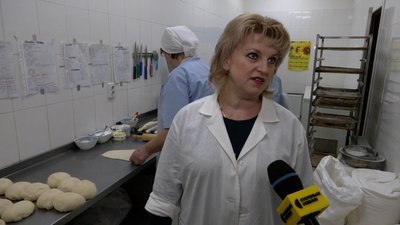 У місті паніка, а ми йдемо пекти хліб: як працювала єдина в Новгороді-Сіверському пекарня у березні 2022 року У місті паніка, а ми йдемо пекти хліб: як працювала єдина в Новгороді-Сіверському пекарня у березні 2022 року