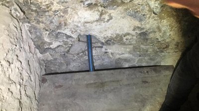 На Одещині через трубу з Молдови качали спирт, поліція кришувала - ГПУ На Одещині через трубу з Молдови качали спирт, поліція кришувала - ГПУ
