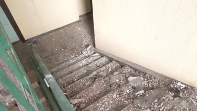 У дев'ятиповерхівці на Салтівці обвалюється плита: як живуть мешканці будинку У дев'ятиповерхівці на Салтівці обвалюється плита: як живуть мешканці будинку