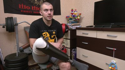 На Харківщині 24-річний військовий на протезі протягнув 16-тонний літак та встановив нацрекорд На Харківщині 24-річний військовий на протезі протягнув 16-тонний літак та встановив нацрекорд
