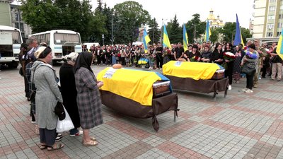 У Рівному попрощались із двома бійцями Миколою Конончуком та Сергієм Юшеєвим