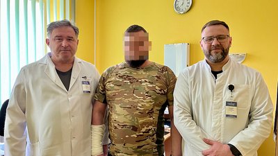 В Ужгороді лікарі провели складну операцію, щоб дістати осколок з легені пораненого військового