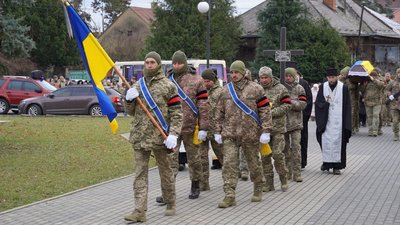 В Ужгороді попрощалися із підполковником Андрієм Лущакевичем В Ужгороді попрощалися із підполковником Андрієм Лущакевичем