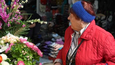 Які квіти обирають черкасці до поминальних днів Які квіти обирають черкасці до поминальних днів