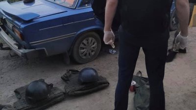 На Одещині затримали військовослужбовця, якого підозрюють у збуті зброї На Одещині затримали військовослужбовця, якого підозрюють у збуті зброї