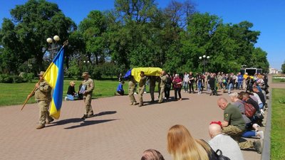 У Чернігові попрощалися з військовим ЗСУ Віктором Бойчуком, який загинув на Донеччині У Чернігові попрощалися з військовим ЗСУ Віктором Бойчуком, який загинув на Донеччині