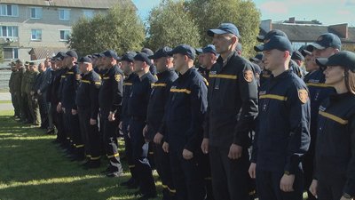 Футбольне поле та волейбольний майданчик: на Вінниччині відкрили стадіон для рятувальників Футбольне поле та волейбольний майданчик: на Вінниччині відкрили стадіон для рятувальників